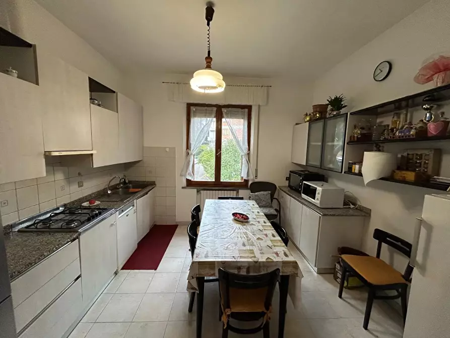 Immagine 6 di Appartamento in vendita  a Siena