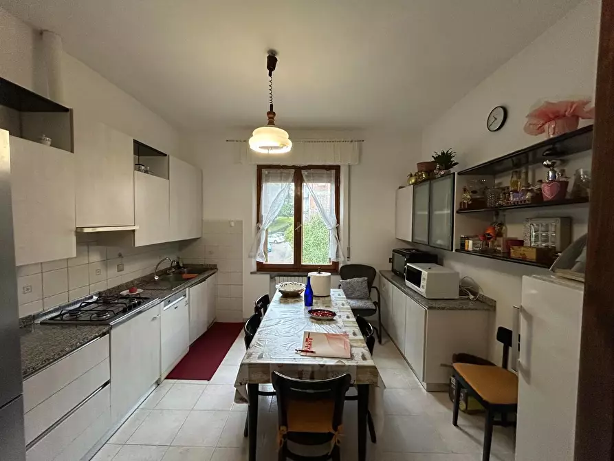 Immagine 9 di Appartamento in vendita  a Siena