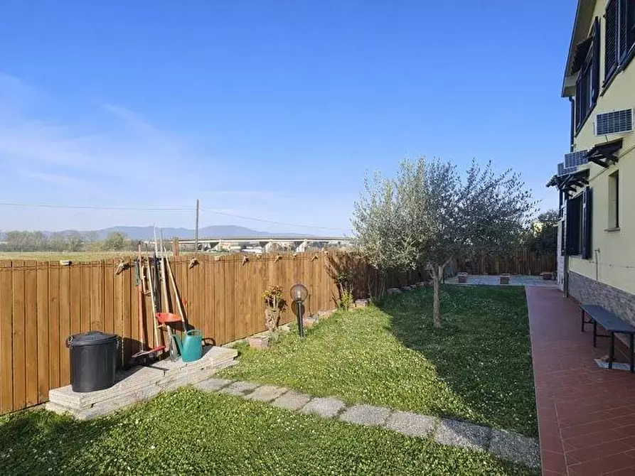 Immagine 5 di Appartamento in vendita  a Pontedera