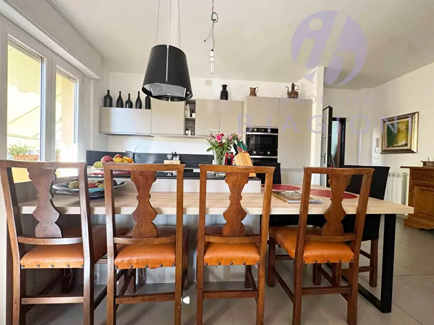 Immagine 5 di Appartamento in vendita  a Pietrasanta