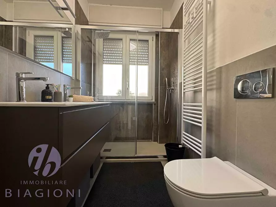 Immagine 18 di Appartamento in vendita  a Pietrasanta