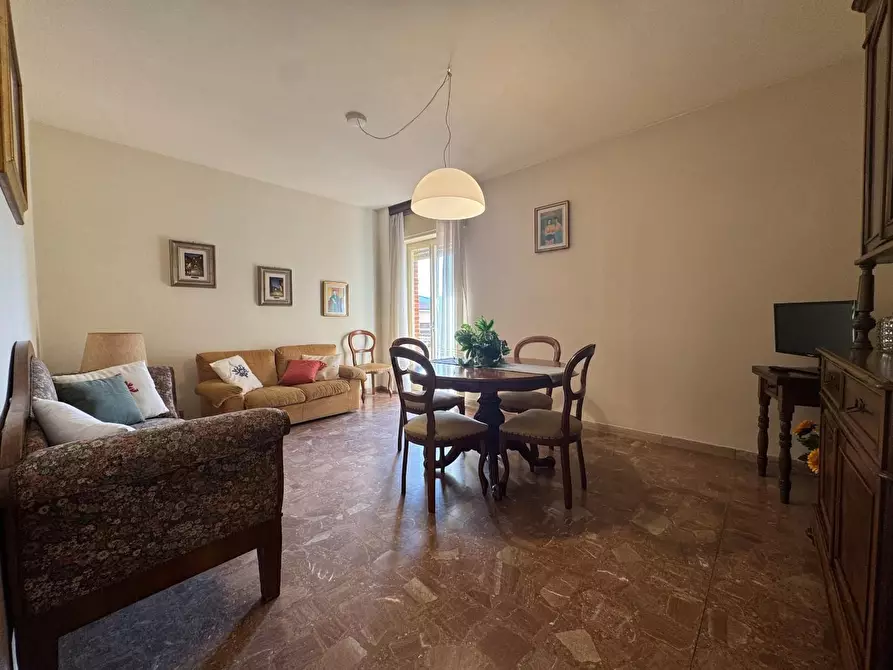 Immagine 3 di Appartamento in vendita  a Camaiore