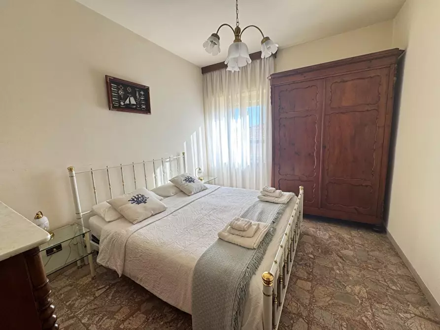 Immagine 8 di Appartamento in vendita  a Camaiore