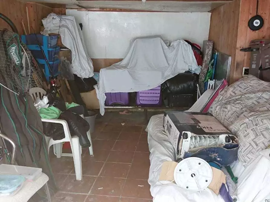 Immagine 18 di Porzione di casa in vendita  a Ortonovo