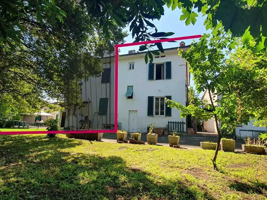 Immagine 42 di Casa bifamiliare in vendita  a Lucca