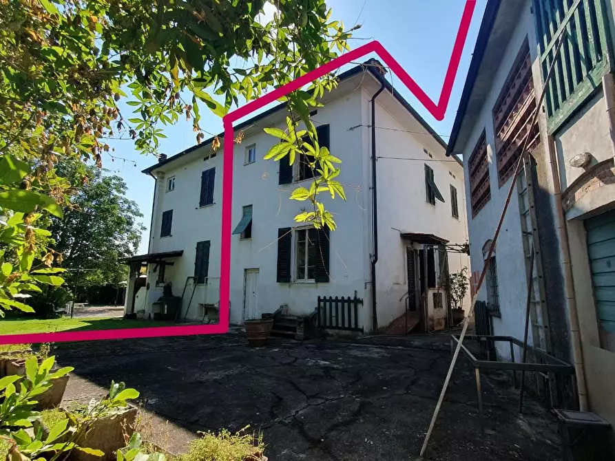 Immagine 43 di Casa bifamiliare in vendita  a Lucca
