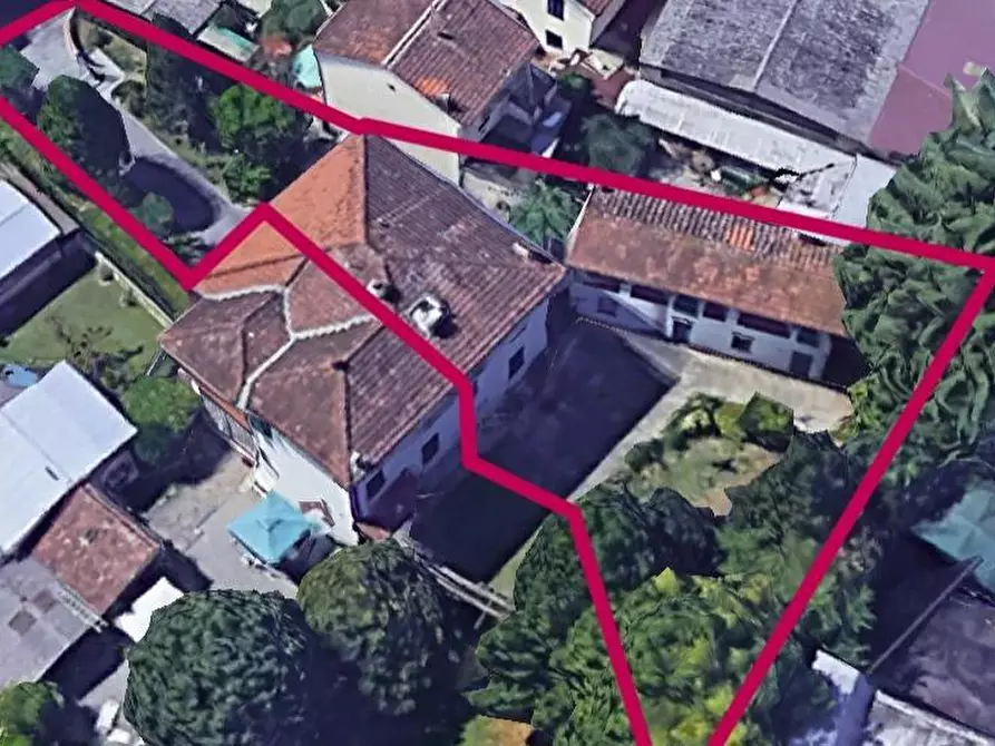 Immagine 41 di Casa bifamiliare in vendita  a Lucca