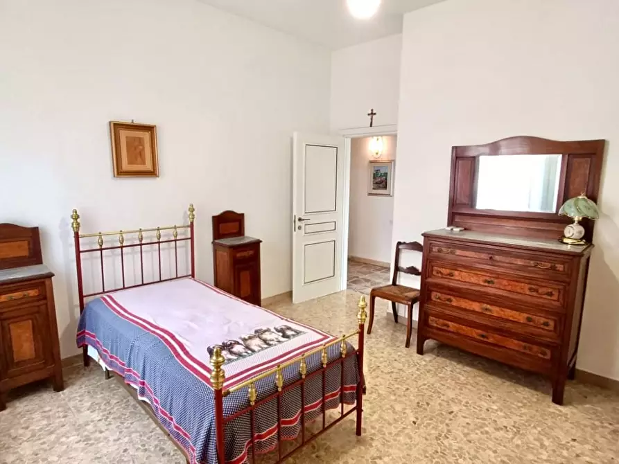 Immagine 11 di Appartamento in vendita  a Siena