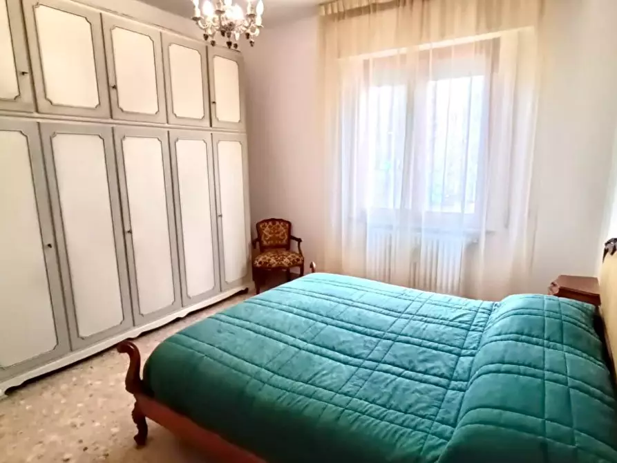 Immagine 12 di Appartamento in vendita  a Siena