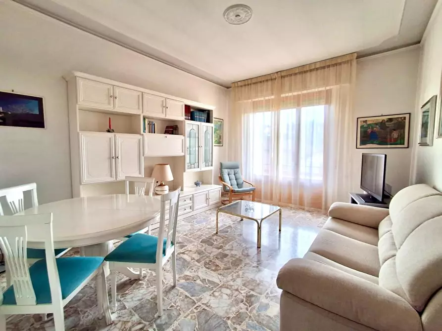 Immagine 18 di Appartamento in vendita  a Siena