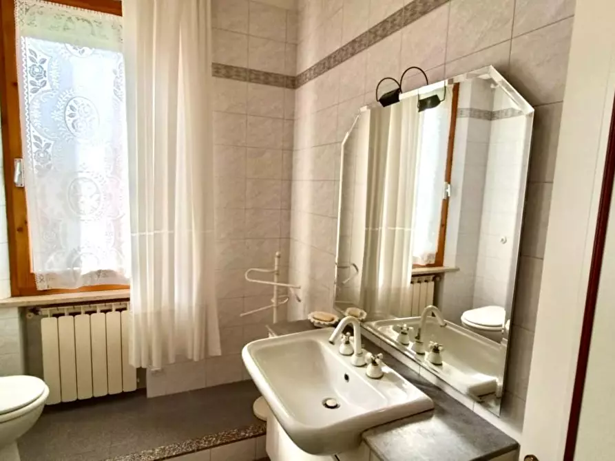 Immagine 5 di Appartamento in vendita  a Siena