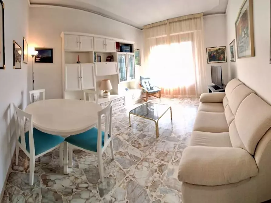 Immagine 16 di Appartamento in vendita  a Siena