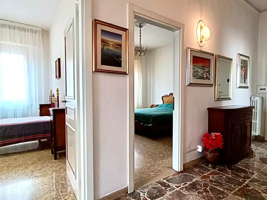 Immagine 9 di Appartamento in vendita  a Siena