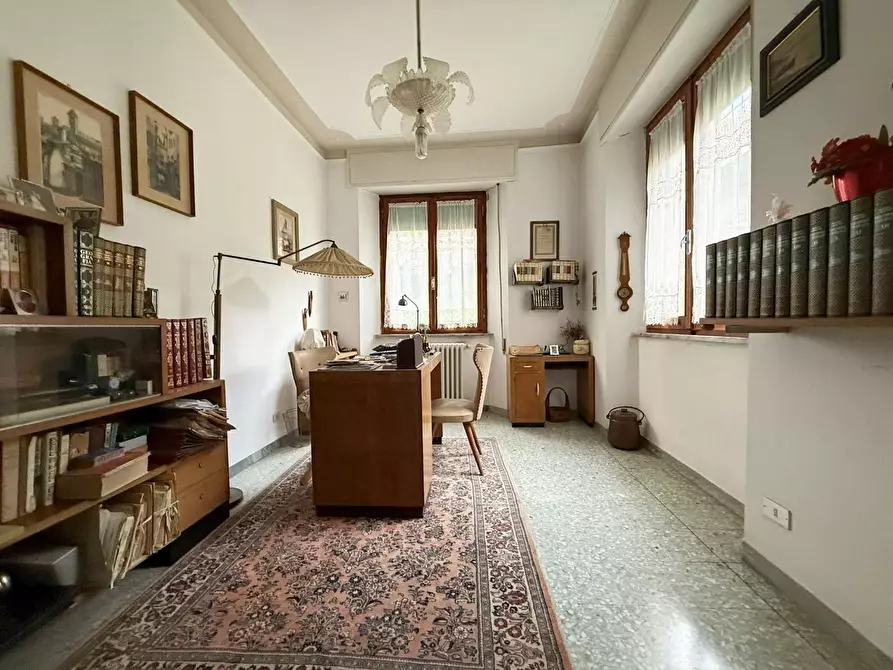 Immagine 6 di Appartamento in vendita  a Siena