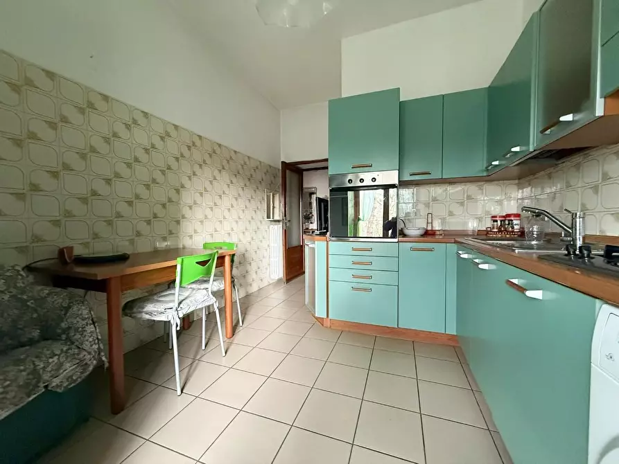 Immagine 2 di Appartamento in vendita  a Siena