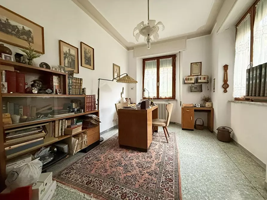 Immagine 1 di Appartamento in vendita  a Siena