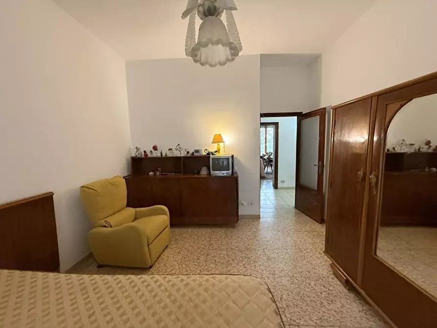 Immagine 11 di Appartamento in vendita  a Siena