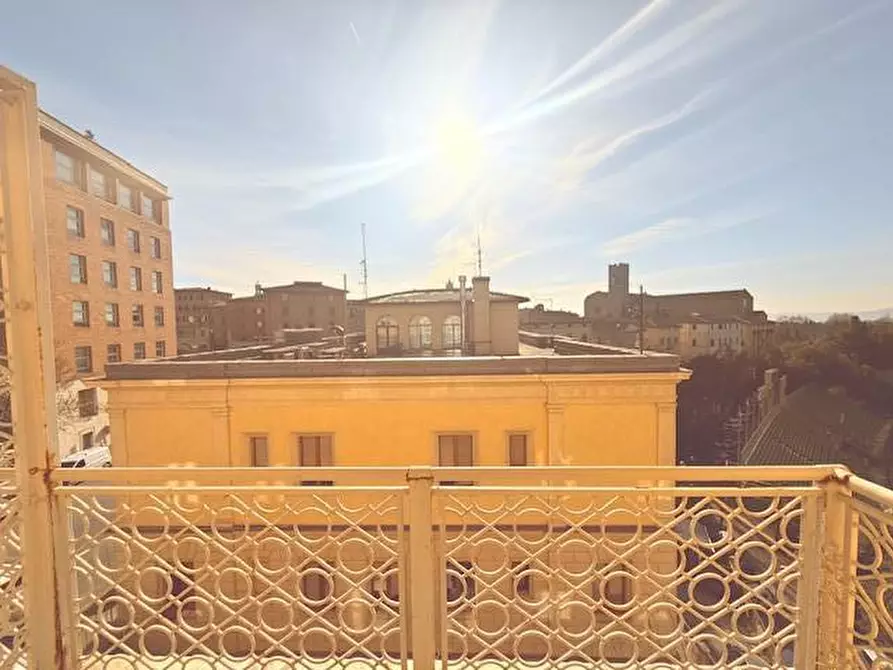 Immagine 5 di Appartamento in vendita  a Siena