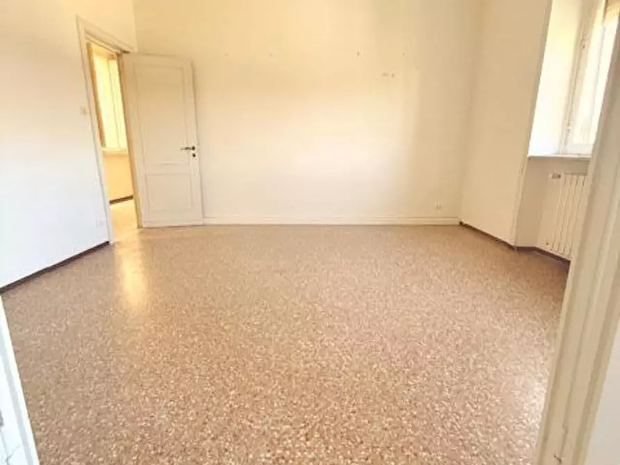 Immagine 12 di Appartamento in vendita  a Siena