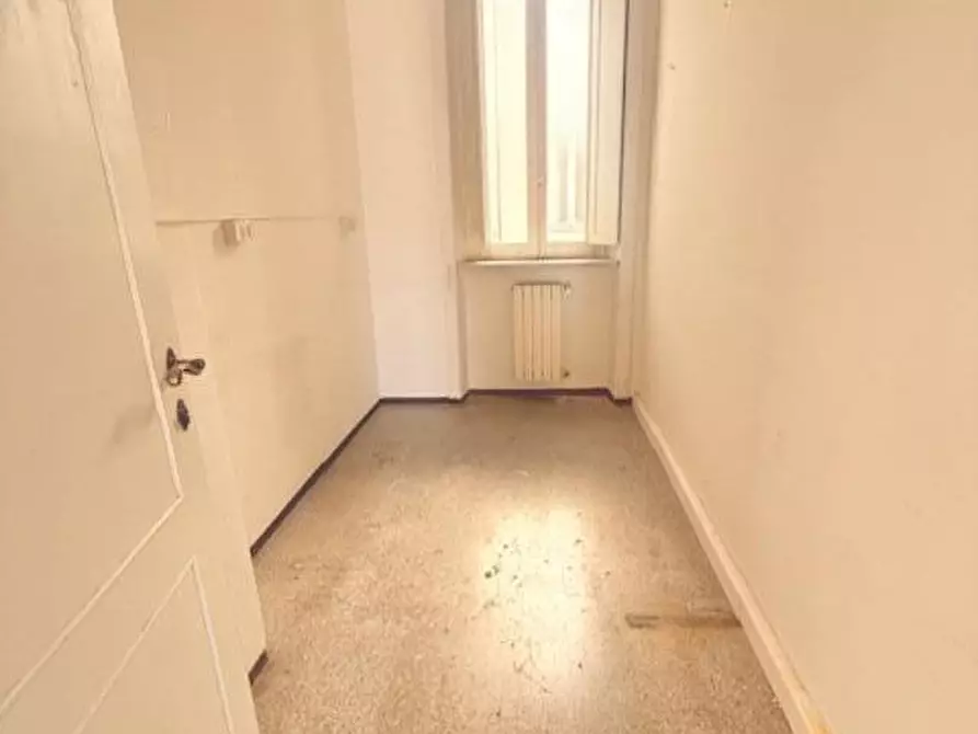 Immagine 21 di Appartamento in vendita  a Siena