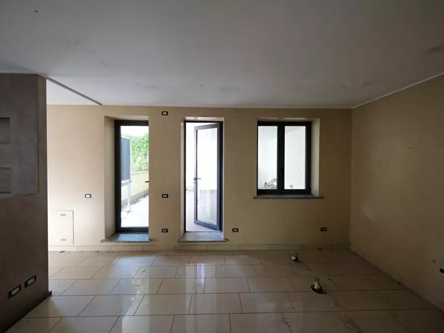 Immagine 7 di Negozio in vendita  a Arluno