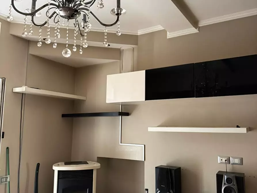 Immagine 4 di Appartamento in vendita  a Massa