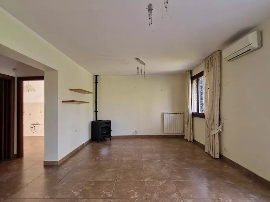 Immagine 3 di Villa in vendita  a San Giuliano Terme