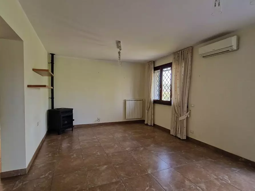 Immagine 6 di Villa in vendita  a San Giuliano Terme