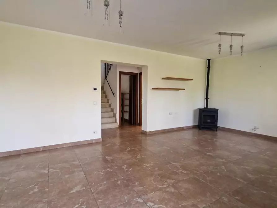 Immagine 2 di Villa in vendita  a San Giuliano Terme