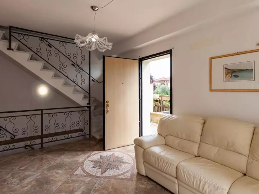 Immagine 9 di Casa semindipendente in vendita  a Carrara