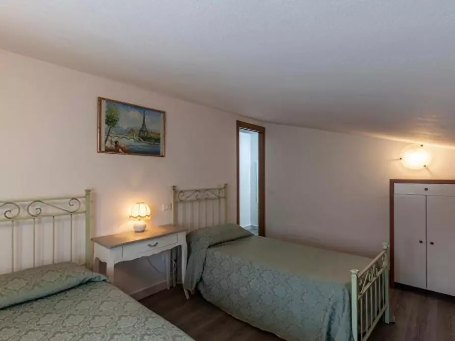 Immagine 10 di Casa semindipendente in vendita  a Carrara