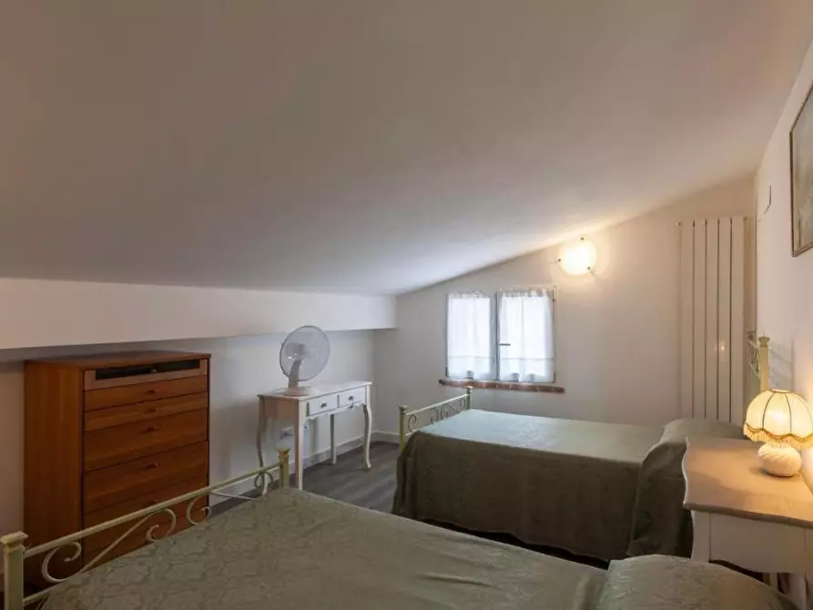 Immagine 11 di Casa semindipendente in vendita  a Carrara