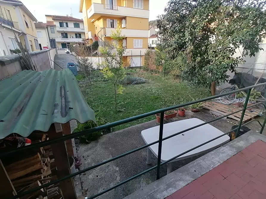 Immagine 29 di Terratetto in vendita  a Capraia E Limite