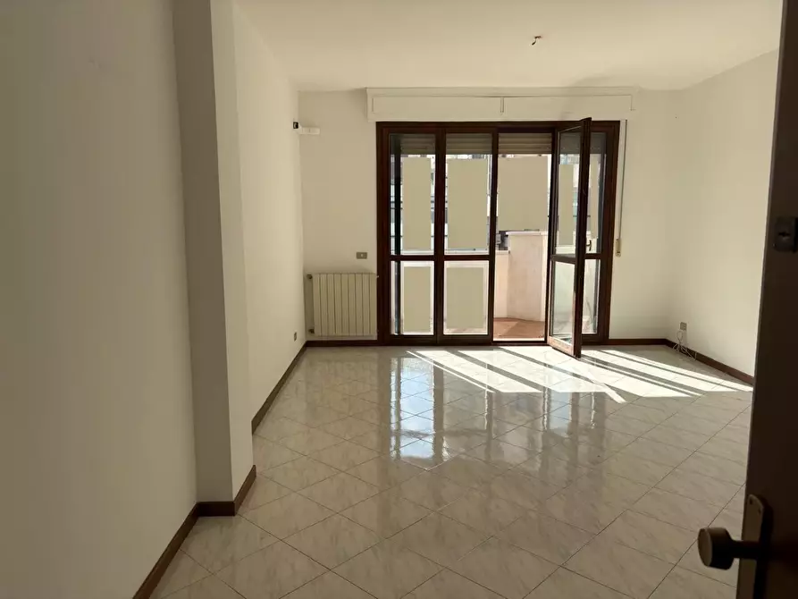 Immagine 11 di Appartamento in vendita  a Cascina