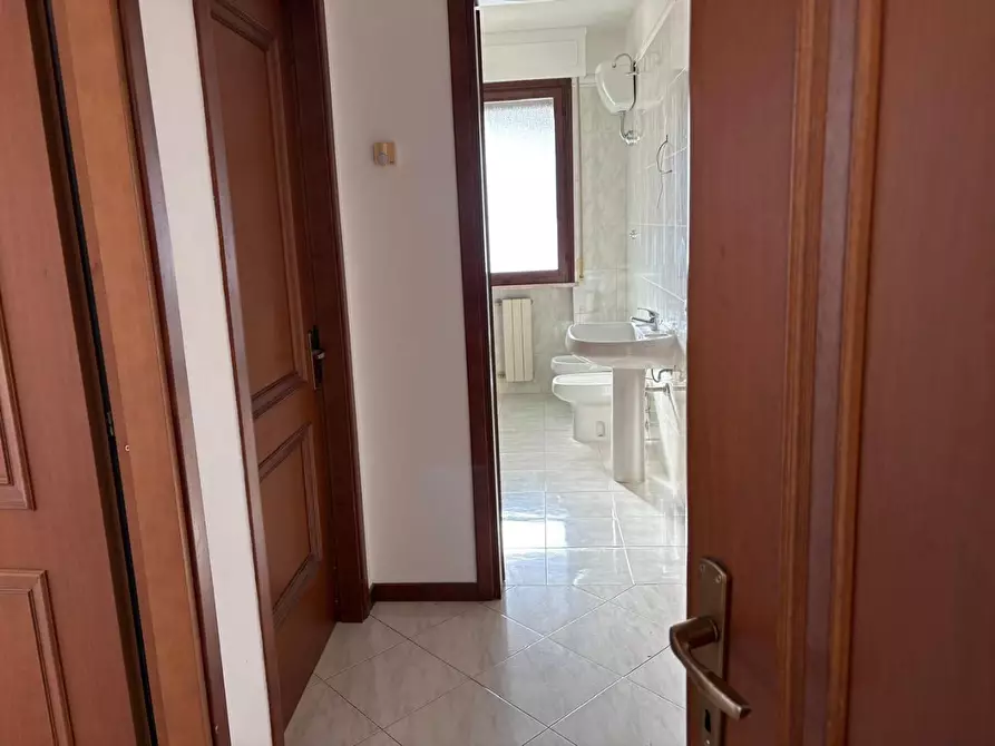 Immagine 17 di Appartamento in vendita  a Cascina