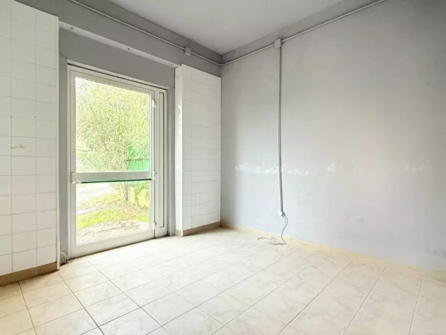 Immagine 12 di Attività artigianale in vendita  a Uzzano