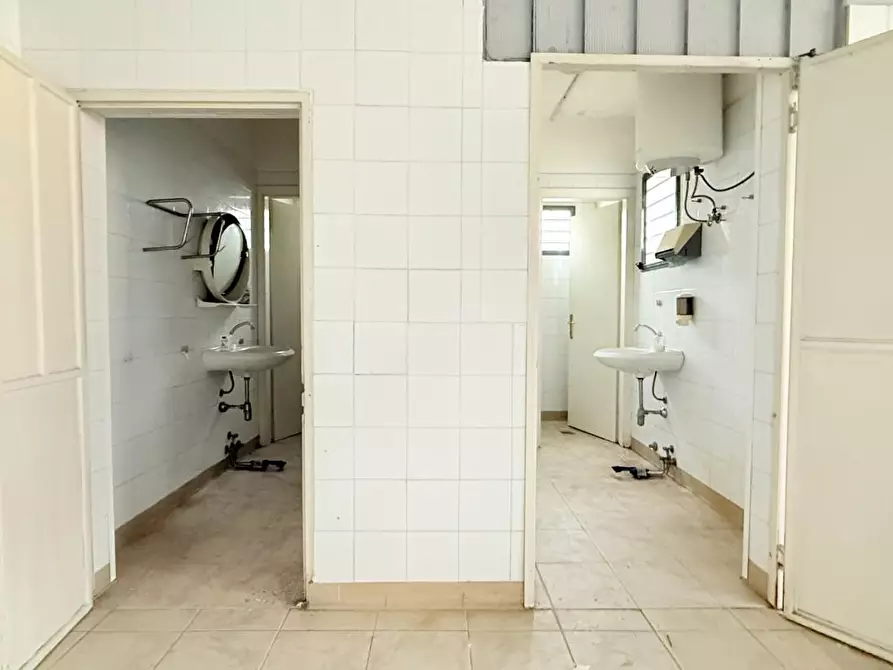 Immagine 16 di Attività artigianale in vendita  a Uzzano