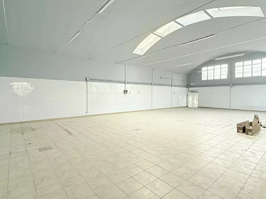 Immagine 2 di Attività artigianale in vendita  a Uzzano