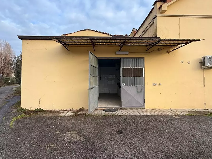 Immagine 18 di Attività artigianale in vendita  a Uzzano