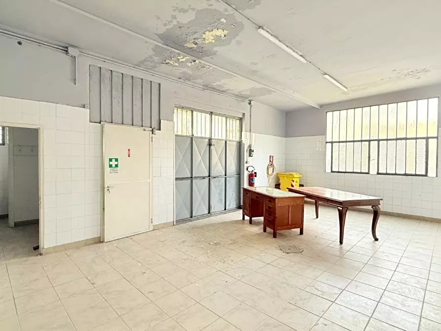 Immagine 6 di Attività artigianale in vendita  a Uzzano