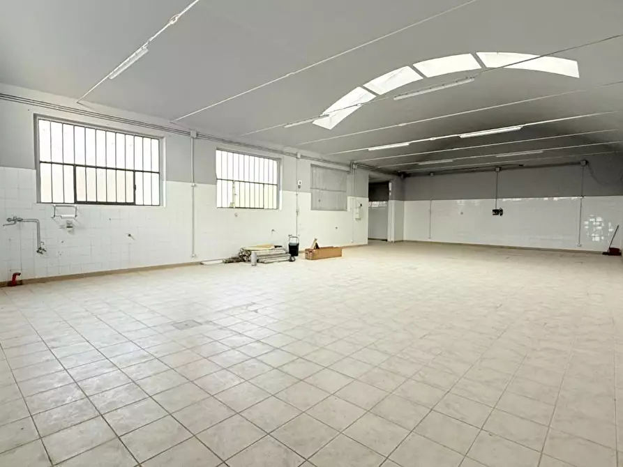 Immagine 3 di Attività artigianale in vendita  a Uzzano