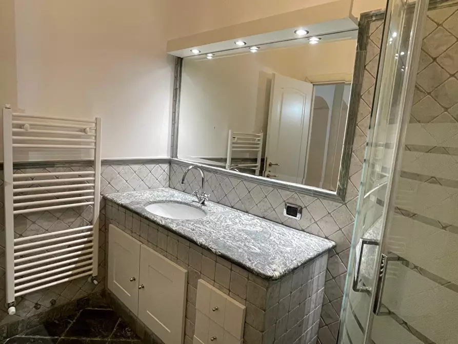 Immagine 11 di Appartamento in vendita  a Seravezza