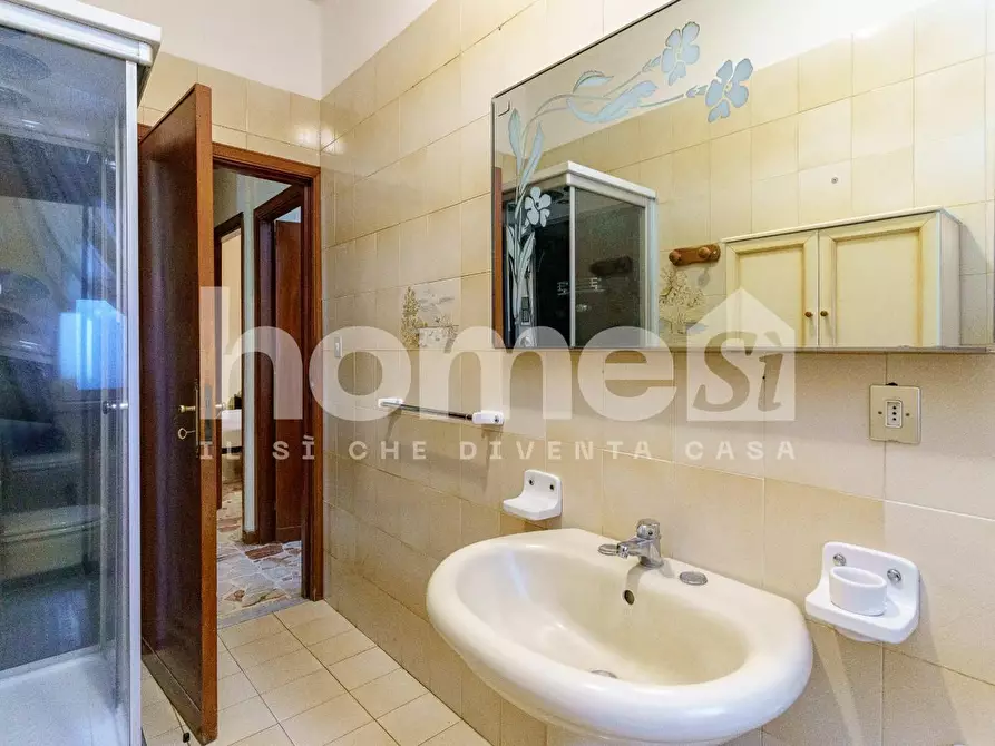 Immagine 23 di Appartamento in vendita  a Gravina Di Catania