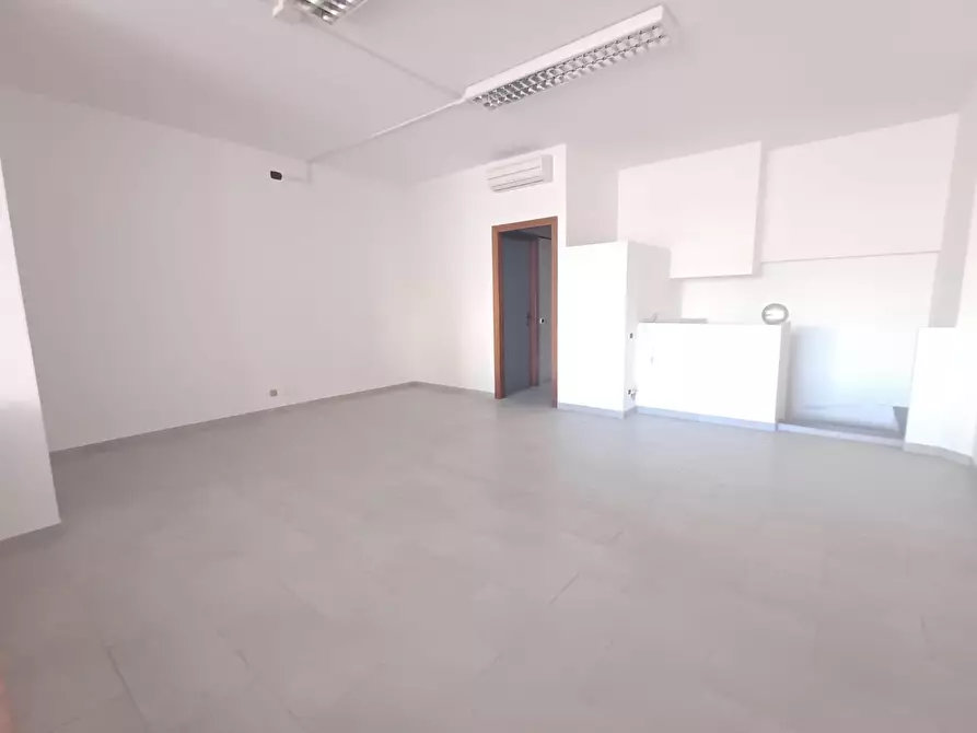 Immagine 1 di Ufficio in vendita  a Poggibonsi