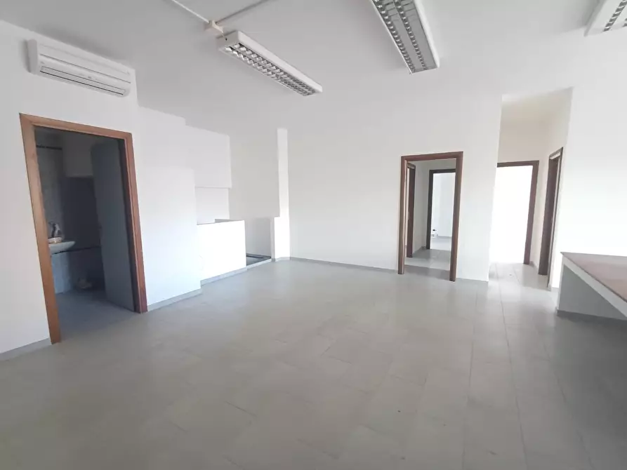 Immagine 4 di Ufficio in vendita  a Poggibonsi