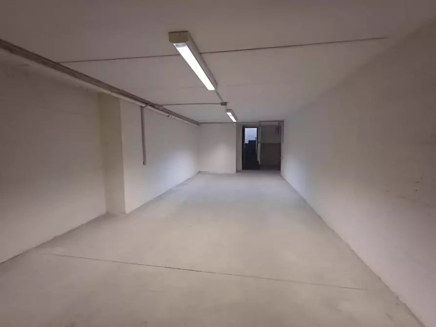 Immagine 28 di Ufficio in vendita  a Poggibonsi