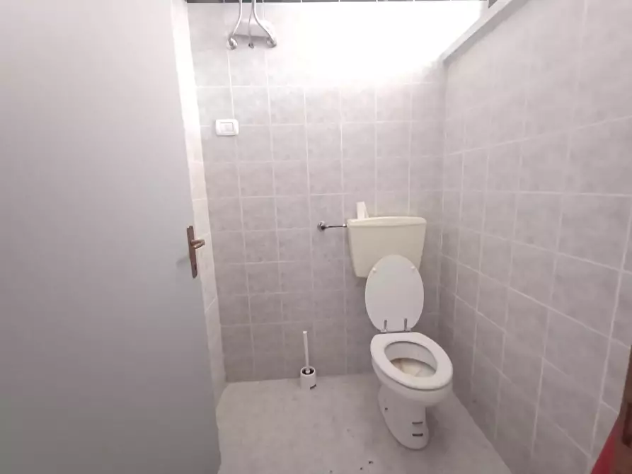 Immagine 8 di Ufficio in vendita  a Poggibonsi