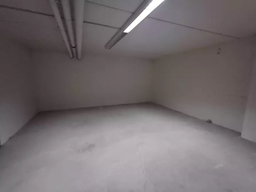 Immagine 25 di Ufficio in vendita  a Poggibonsi