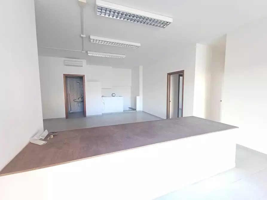 Immagine 3 di Ufficio in vendita  a Poggibonsi