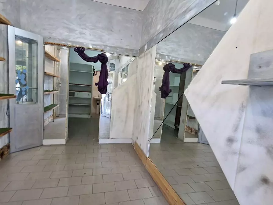 Immagine 3 di Locale commerciale in vendita  a Pisa